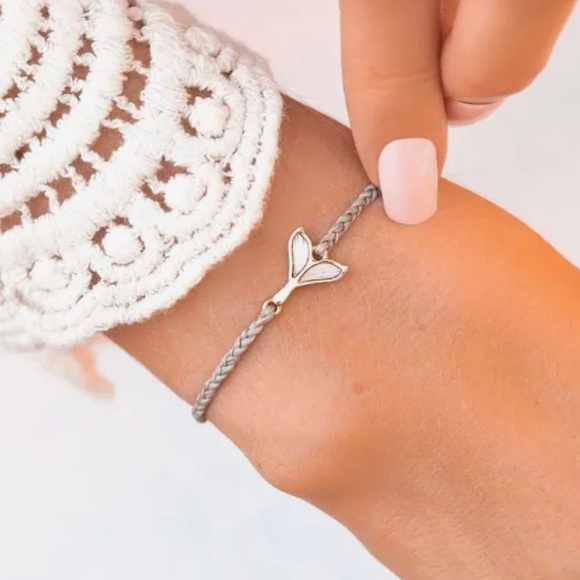 NEW - Puta Vida Rose Gold Mermaid Fin Charm Bracelet. - Picture 3 of 10